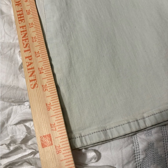 Pilcro mid rise flare leg soft comfortable denim jeans. Light wash - Picture 8 of 9